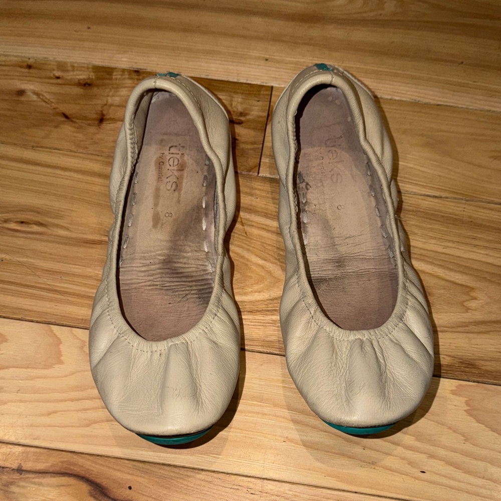 Tieks Cream Leather Ballet Flats size 8